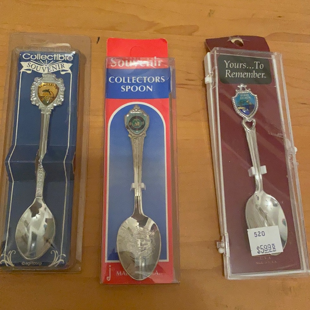 Brand new in box Collectible Souvenir spoons